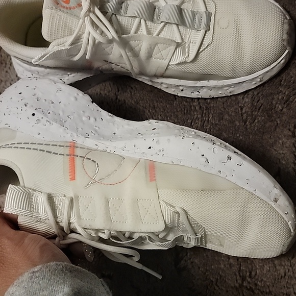 Shoes - Picture 3 of 8